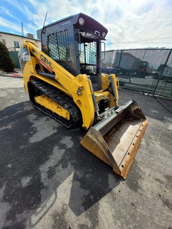 2016 Gehl RT250 Compact Track Loader