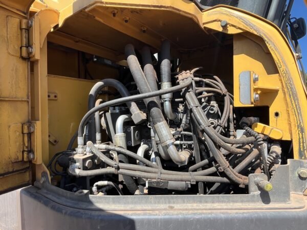 2017 Volvo ECR305CL Hydraulic Excavator
