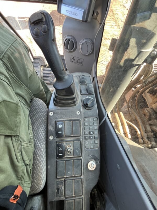 2017 Volvo ECR305CL Hydraulic Excavator