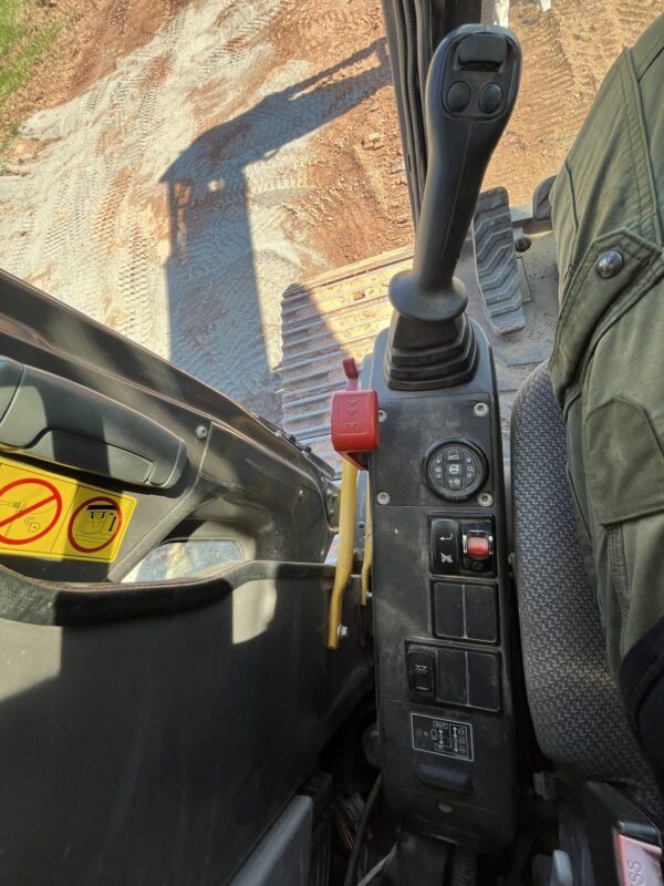 2017 Volvo ECR305CL Hydraulic Excavator