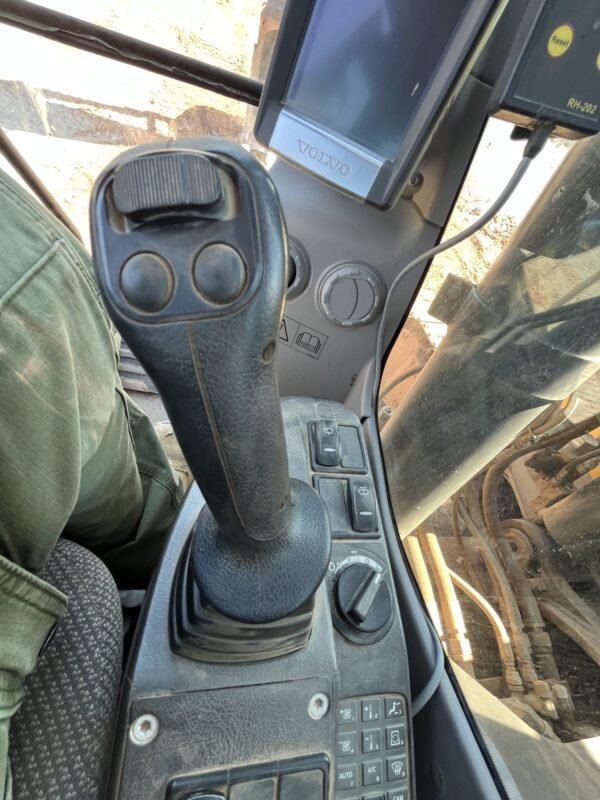 2017 Volvo ECR305CL Hydraulic Excavator