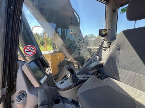 2017 Volvo ECR305CL Hydraulic Excavator