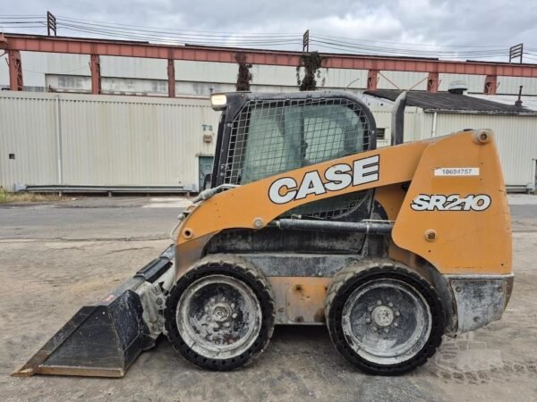 2018 CASE SR210 Wheel Skid Steer Loader