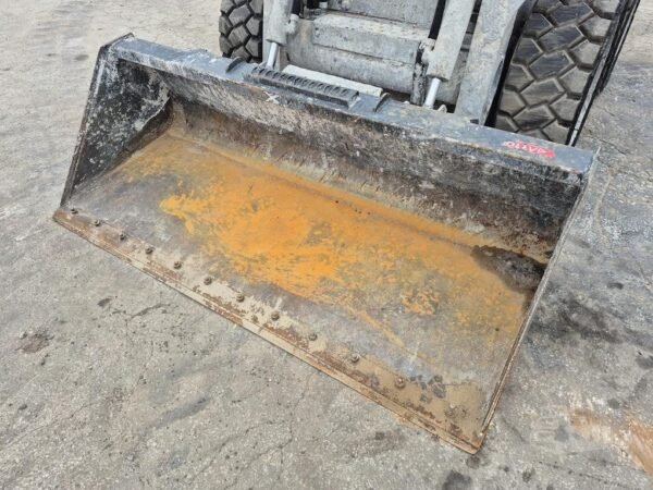 2018 CASE SR210 Wheel Skid Steer Loader
