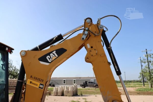 2018 Caterpillar 420F2 4WD Backhoe Loader