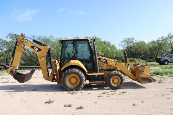 2018 Caterpillar 420F2 4WD Backhoe Loader