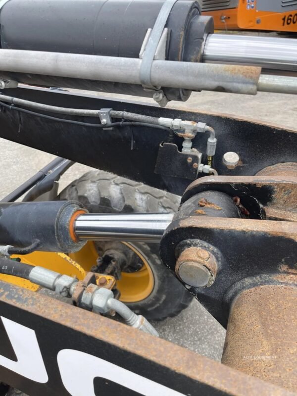 2018 JCB 407 Wheel Loader