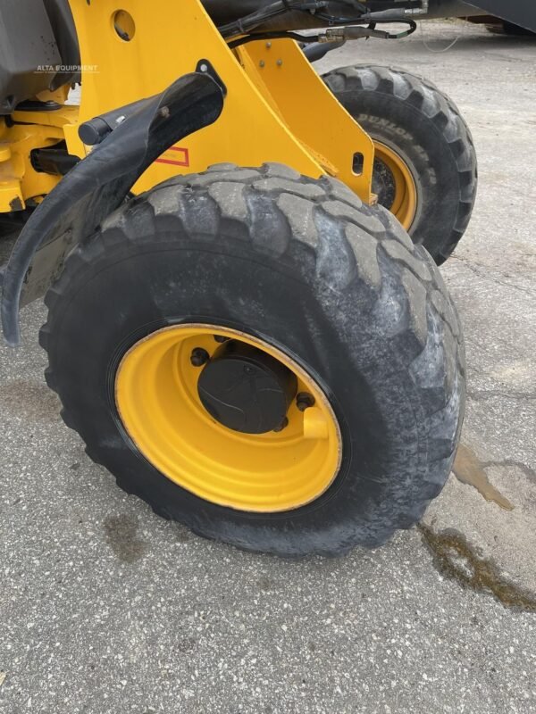 2018 JCB 407 Wheel Loader