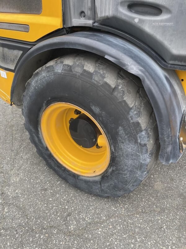 2018 JCB 407 Wheel Loader