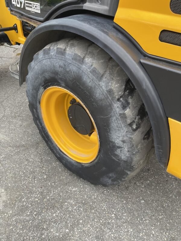 2018 JCB 407 Wheel Loader