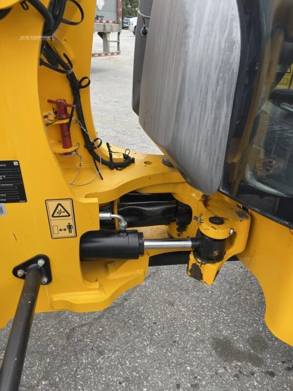 2018 JCB 407 Wheel Loader