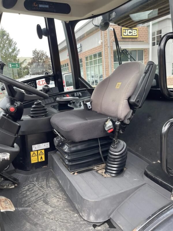 2018 JCB 407 Wheel Loader