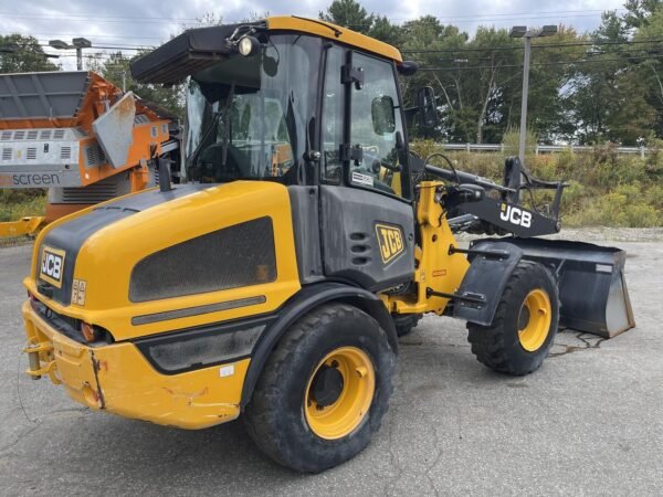 2018 JCB 407 Wheel Loader