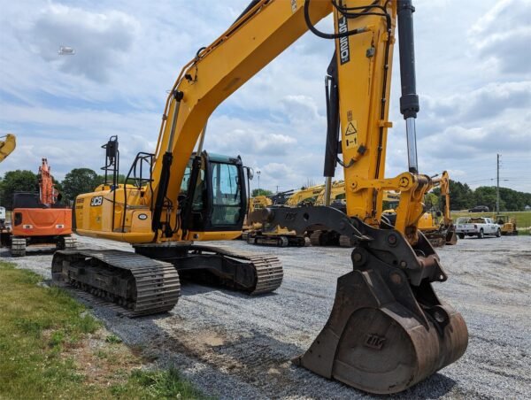 2018 JCB JS220 LC Crawler Excavator