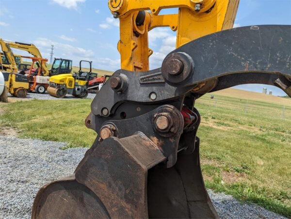 2018 JCB JS220 LC Crawler Excavator