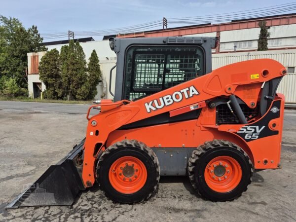 2018 Kubota SSV65 Skid Steer Loader