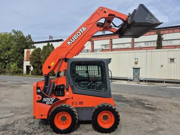 2018 Kubota SSV65 Skid Steer Loader
