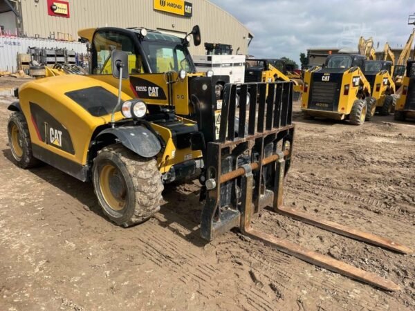 2019 Caterpillar TH255C Telehandler