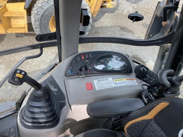 2020 CASE 580SN Loader Backhoe