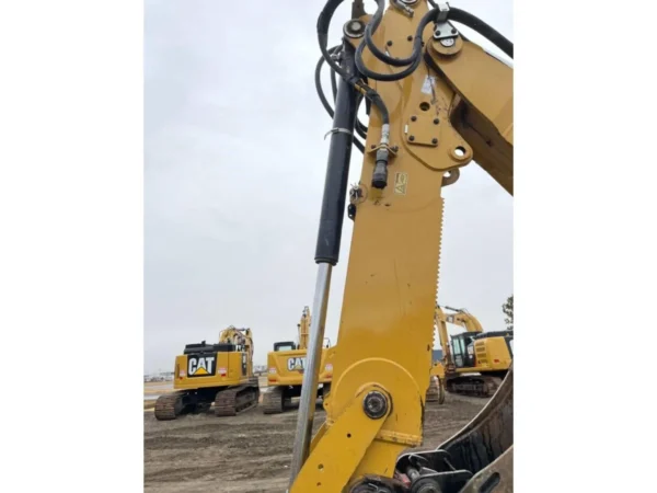 2020 Caterpillar 420 4WD Loader Backhoe