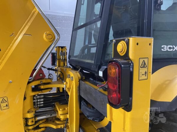 2020 JCB 3CX Compact Backhoe Loader