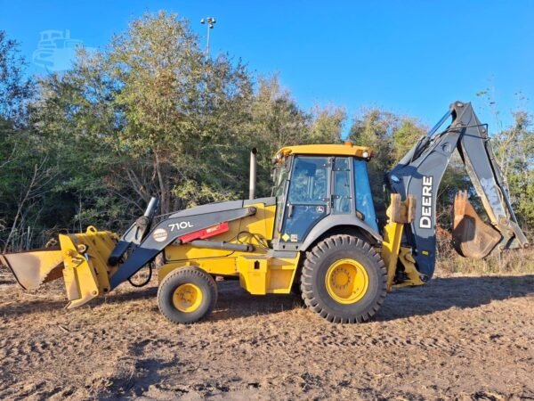 2020 John Deere 710L Loader Backhoe