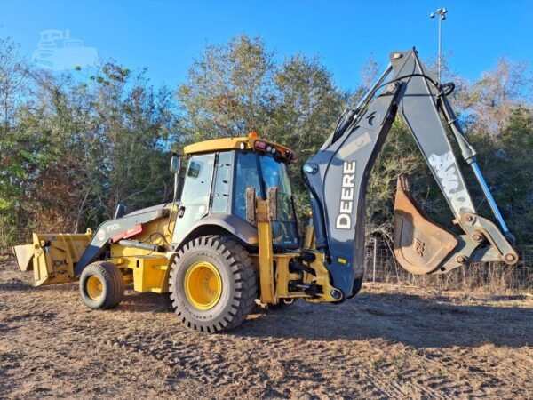 2020 John Deere 710L Loader Backhoe