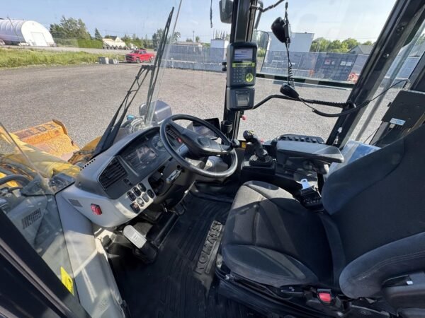2020 Komatsu WA320-8 Wheel Loader