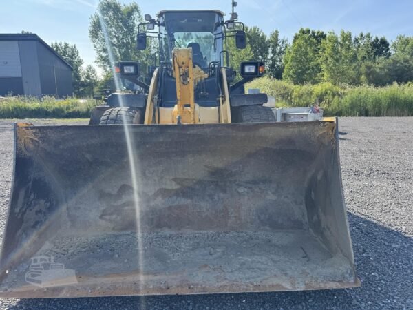 2020 Komatsu WA320-8 Wheel Loader