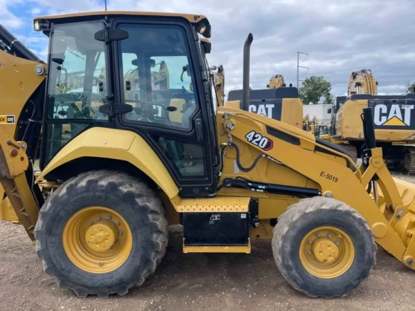 2021 Caterpillar 420 4WD Backhoe Loader