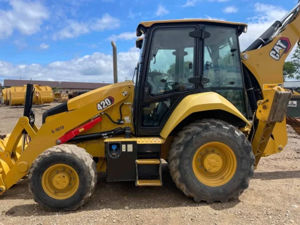 2021 Caterpillar 420 4WD Backhoe Loader