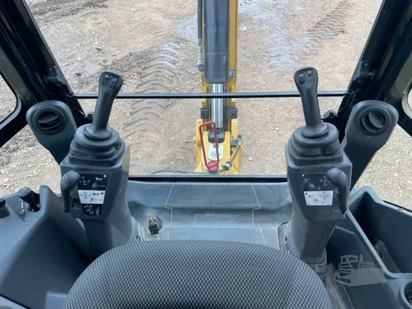 2021 Caterpillar 420 4WD Backhoe Loader