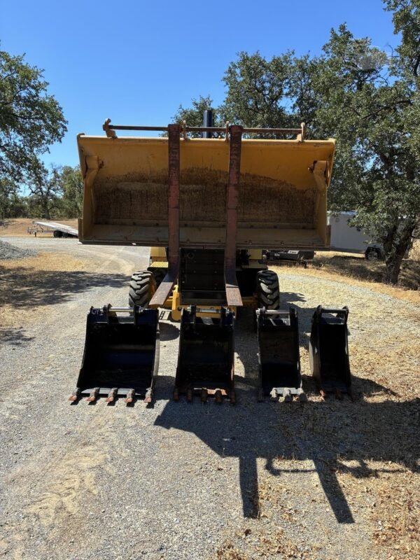 2021 Caterpillar 420 Loader Backhoe