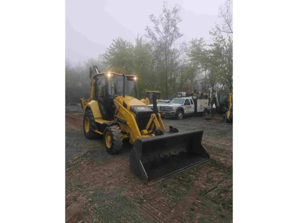 2021 Caterpillar 420 XE 4WD Loader Backhoe