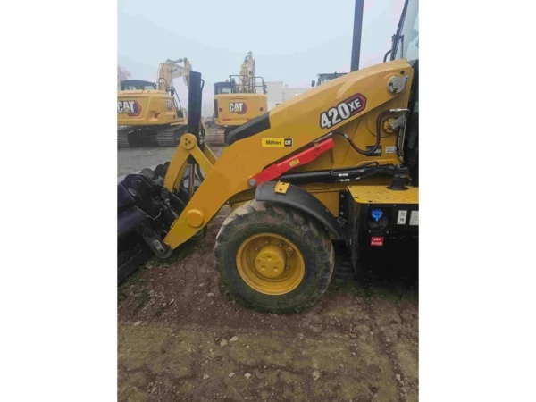 2021 Caterpillar 420 XE 4WD Loader Backhoe