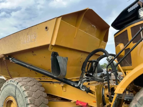 2021 Caterpillar 740 GC Articulated Dump Truck