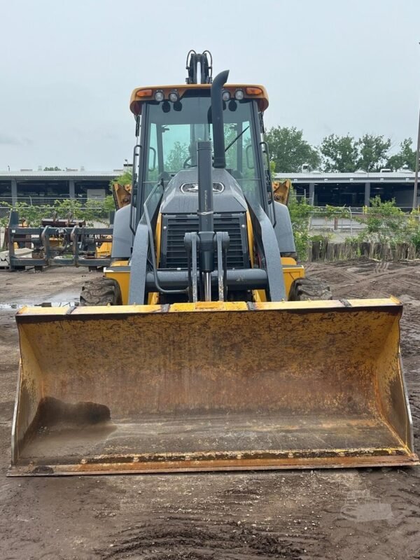 2021 John Deere 410L Loader Backhoe