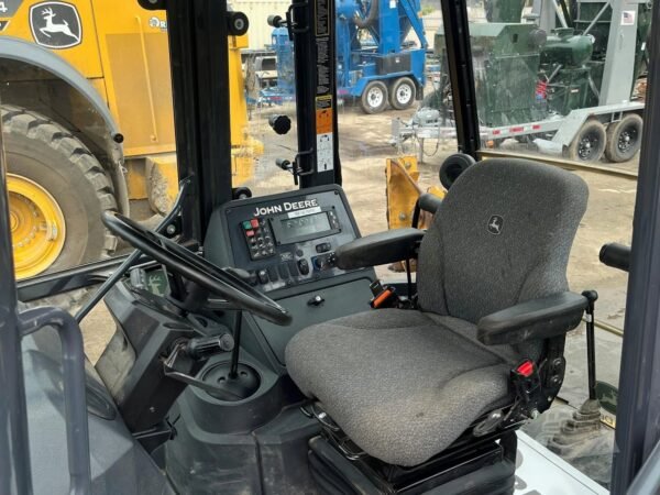 2021 John Deere 410L Loader Backhoe