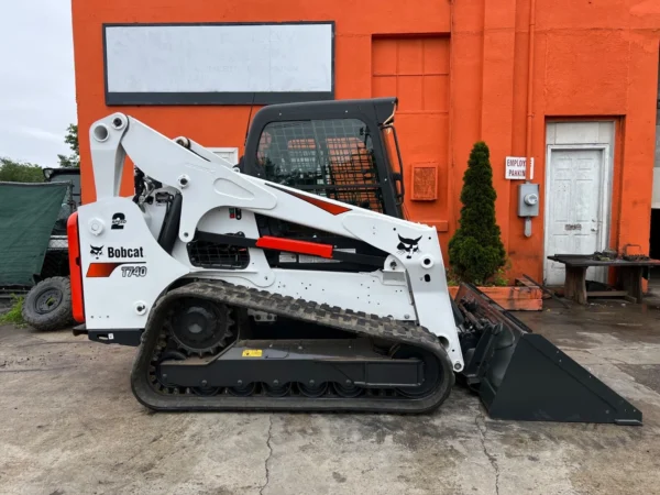 2022 Bobcat T740 Compact Track Loader
