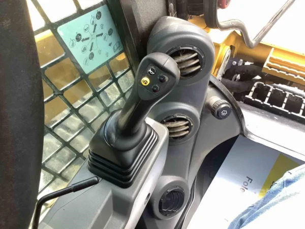 2022 Caterpillar 272D3 Wheeled Skid Steer Loader