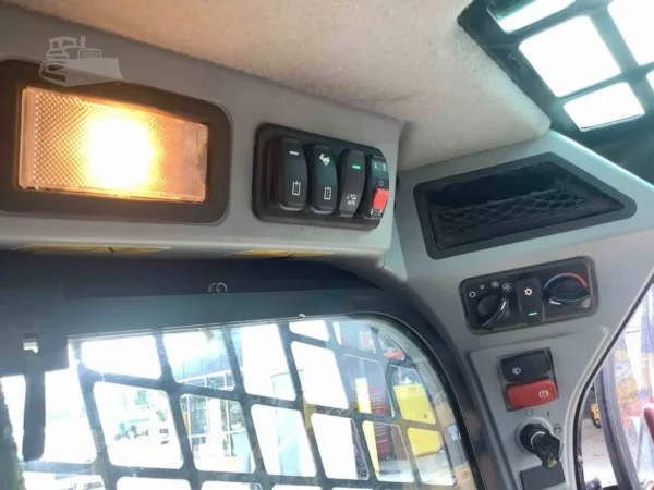 2022 Caterpillar 272D3 Wheeled Skid Steer Loader