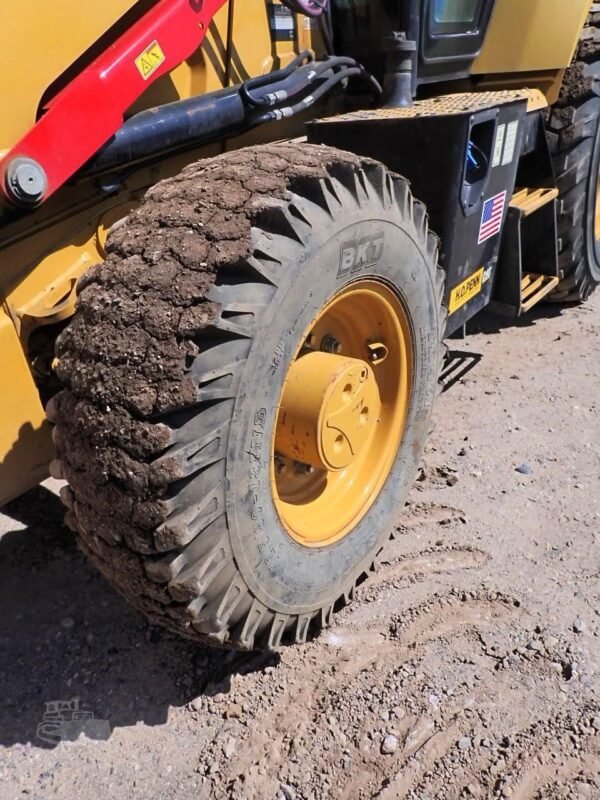 2022 Caterpillar 420 4x4 Backhoe Loader