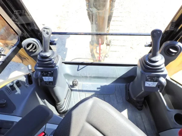 2022 Caterpillar 420 4x4 Backhoe Loader
