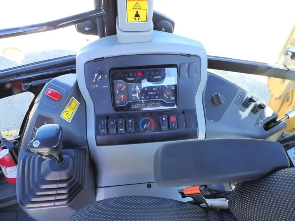 2022 Caterpillar 420 4x4 Backhoe Loader