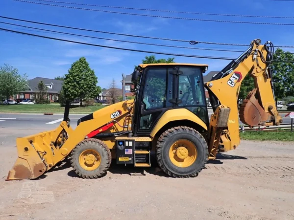 2022 Caterpillar 420 4x4 Backhoe Loader