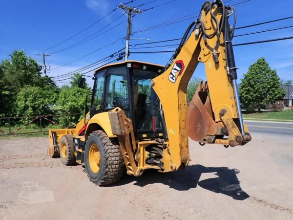 2022 Caterpillar 420 4x4 Backhoe Loader