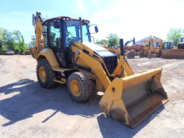 2022 Caterpillar 420 4x4 Backhoe Loader