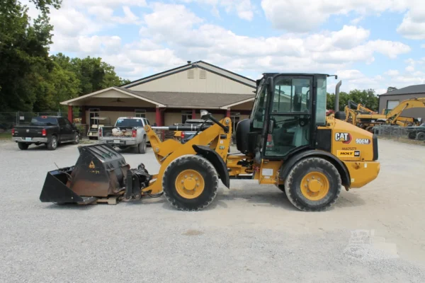 2022 Caterpillar 906M Compact Wheel Loader