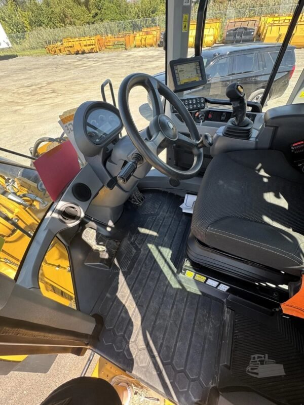 2022 Caterpillar 926M Wheel Loader