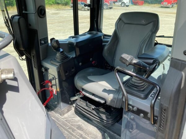 2022 John Deere 700L LGP Crawler Dozer